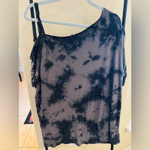 Torrid Tie-Dye Cold Shoulder Top - Picture 2 of 8